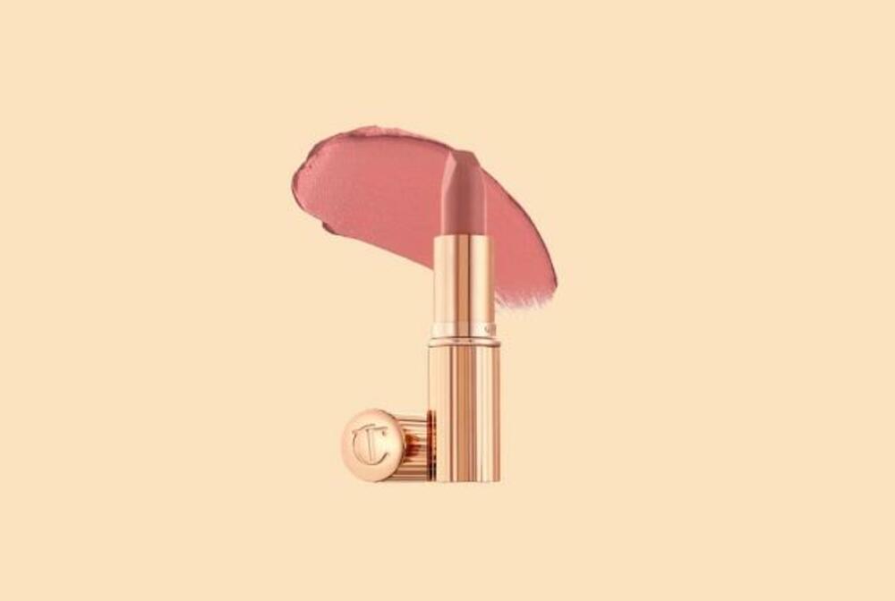 Charlotte Tilbury Matte Revolution ruž za usne u nijansi Pillow Talk