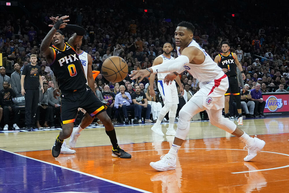 <p>Seltiksi poveli 2:0 u seriji, Kavalirsi nisu imali problema sa Niksima, Devin Buker predvodio Sanse protiv žilavih Klipersa</p>