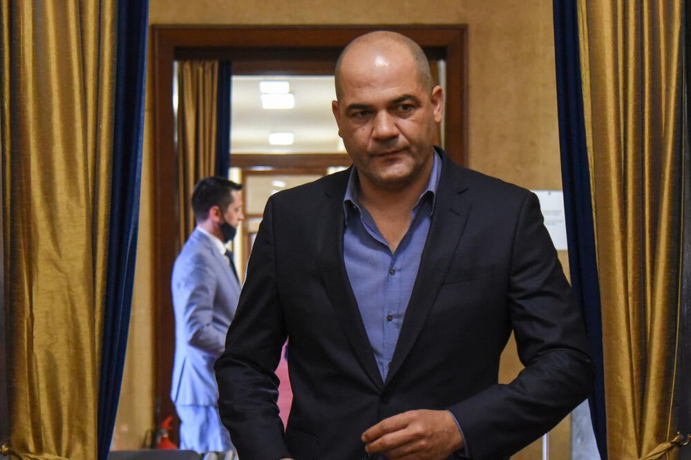 Božović je nakon izbora 2020. bio član više odbora, uključujući i onaj koji kontroliše bezbjednosni sektor, Foto: Savo Prelević