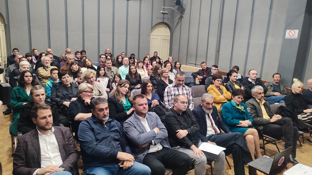 Veče posvećeno Udruženju roditelja djece oboljele od kancera 'Fenix Crna Gora'