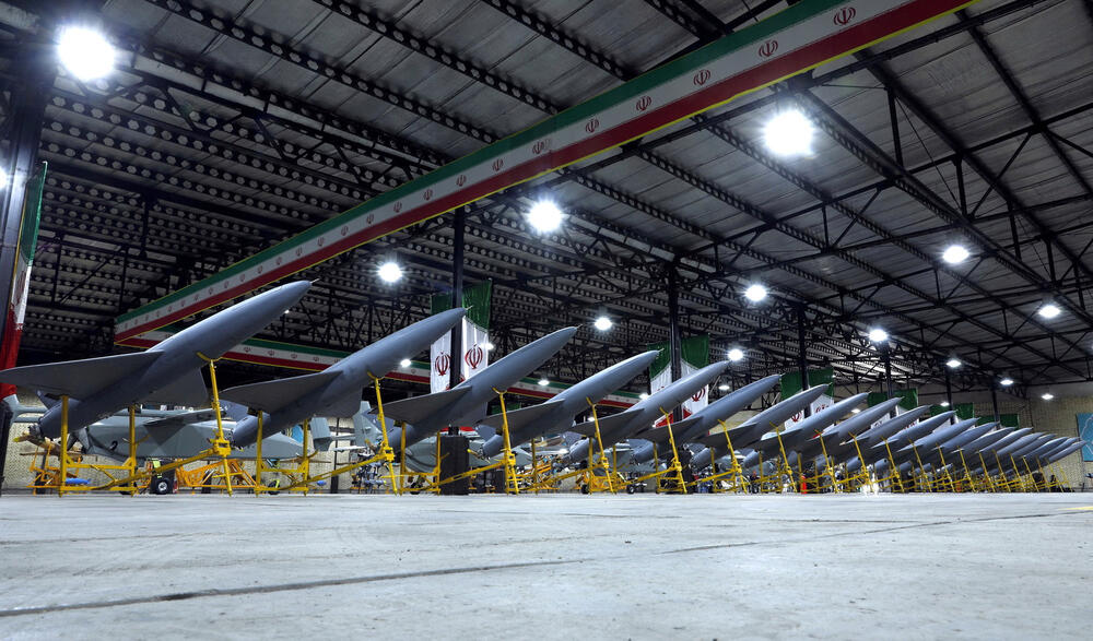 <p>Bespilotne letjelice domaće proizvodnje, opremljene raketama vazduh-vazduh i vazduh-zemlja, mogu da izvode izviđačke i misije napada<br /> </p>