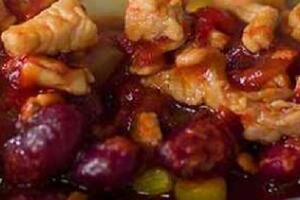 Počastite se dobrim jelom: Čili sa ćuretinom