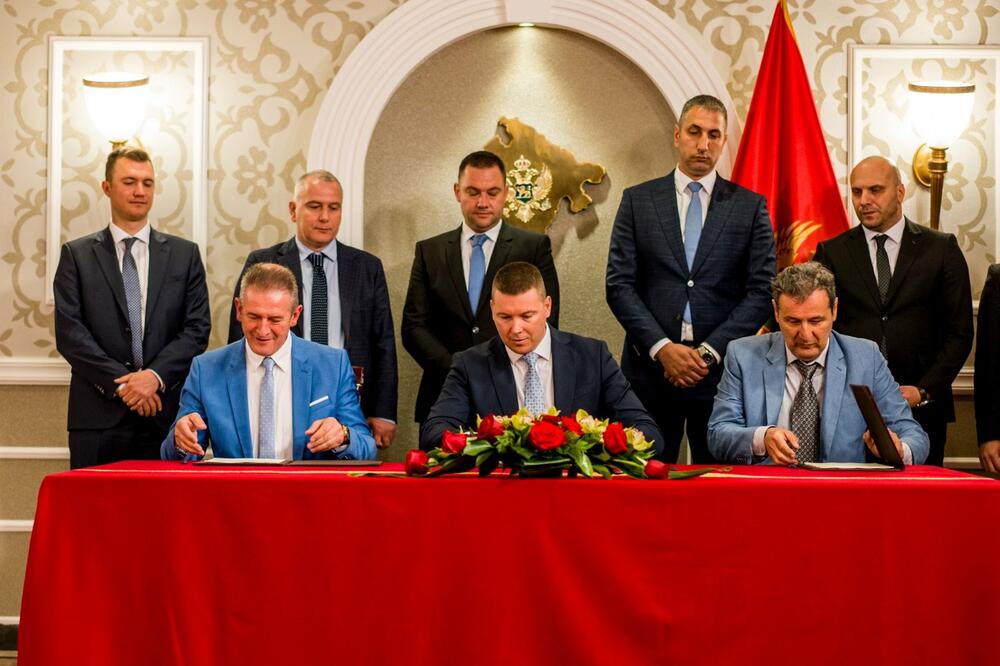 Sa potpisivanja ugovora, Foto: MUP