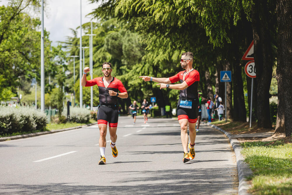 <p>Podgorica će i ove godine biti domacin sportskog događaja pod nazivom No Limits Triathlon, koji će okupiti preko <strong>180 takmičara iz preko 20 zemalja širom svijeta</strong>. Organizatori najavljuju da uloženi napori, kao i višemjesečni rad i trud garantuju da će ovogodišnji triatlon nadmašiti sva očekivanja i da će biti nezaboravan sportski događaj koji će da zabavi sve posjetioce.</p>