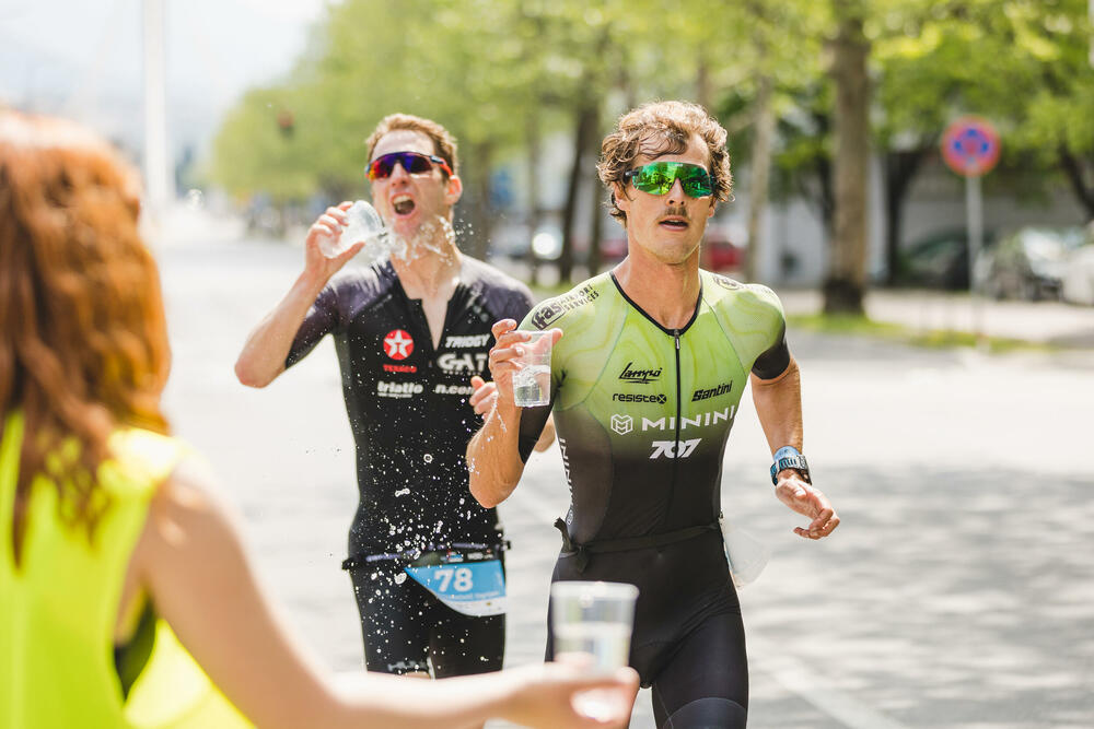 <p>Podgorica će i ove godine biti domacin sportskog događaja pod nazivom No Limits Triathlon, koji će okupiti preko <strong>180 takmičara iz preko 20 zemalja širom svijeta</strong>. Organizatori najavljuju da uloženi napori, kao i višemjesečni rad i trud garantuju da će ovogodišnji triatlon nadmašiti sva očekivanja i da će biti nezaboravan sportski događaj koji će da zabavi sve posjetioce.</p>