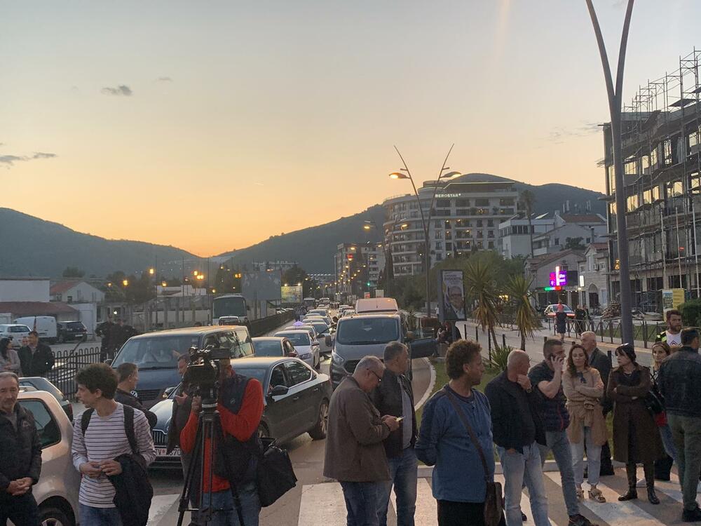 Protest podrške Milu Božoviću, Budva, Milo Božović