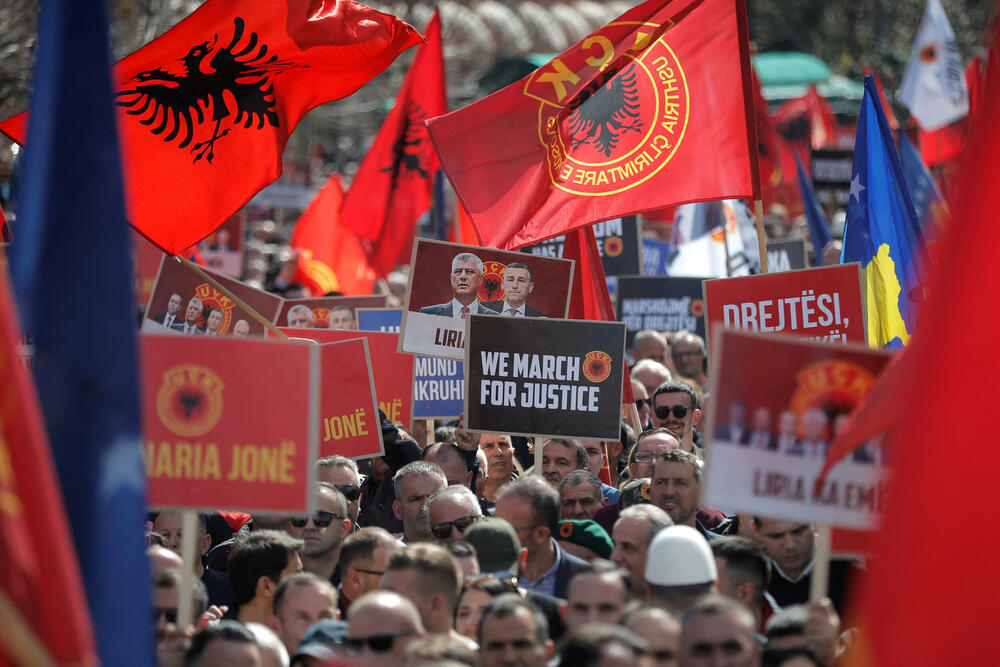 Protest podrške Tačiju i drugima u Prištini