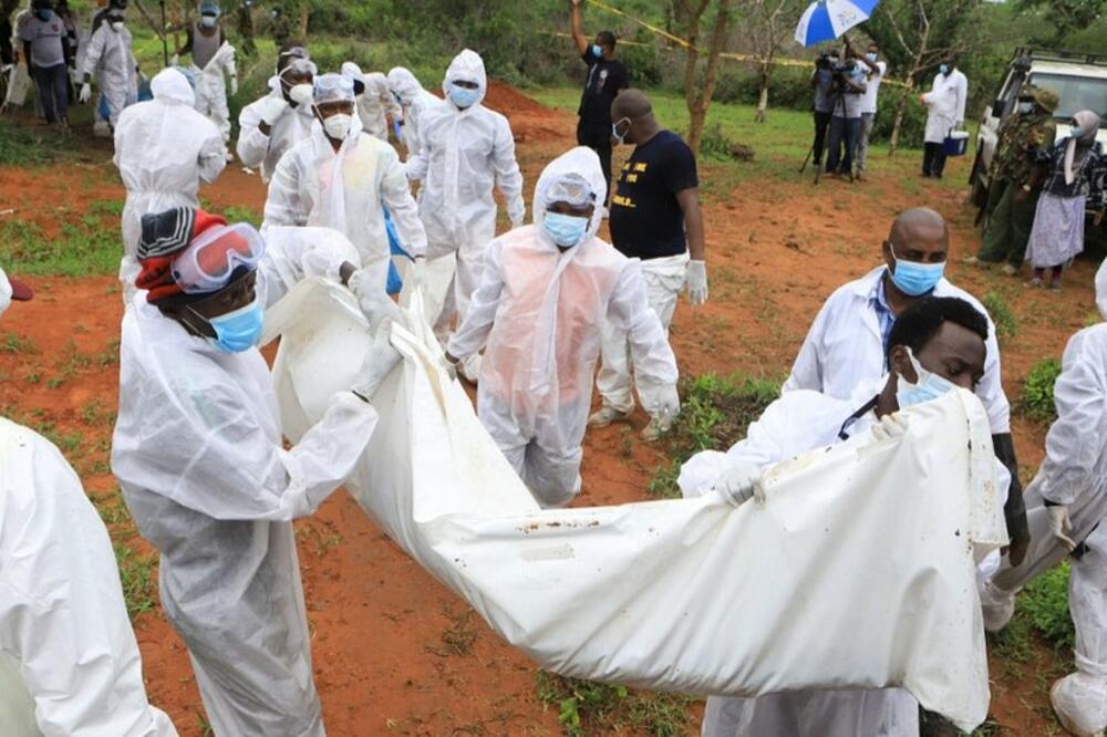 Policija je ubrzano ekshumirala tela iz šume Šakahola u nedelju, Foto: Reuters