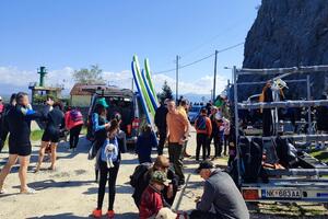 Na Slanom jezeru oko 150 avanturista uživalo u sportskom penjanju,...