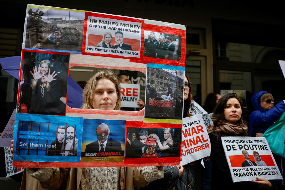 <p>Ona je prije razvoda promijenila prezime da ne bude više Ivanova, ali je zamjenik ministra i dalje njen jedini izvor finansija</p>