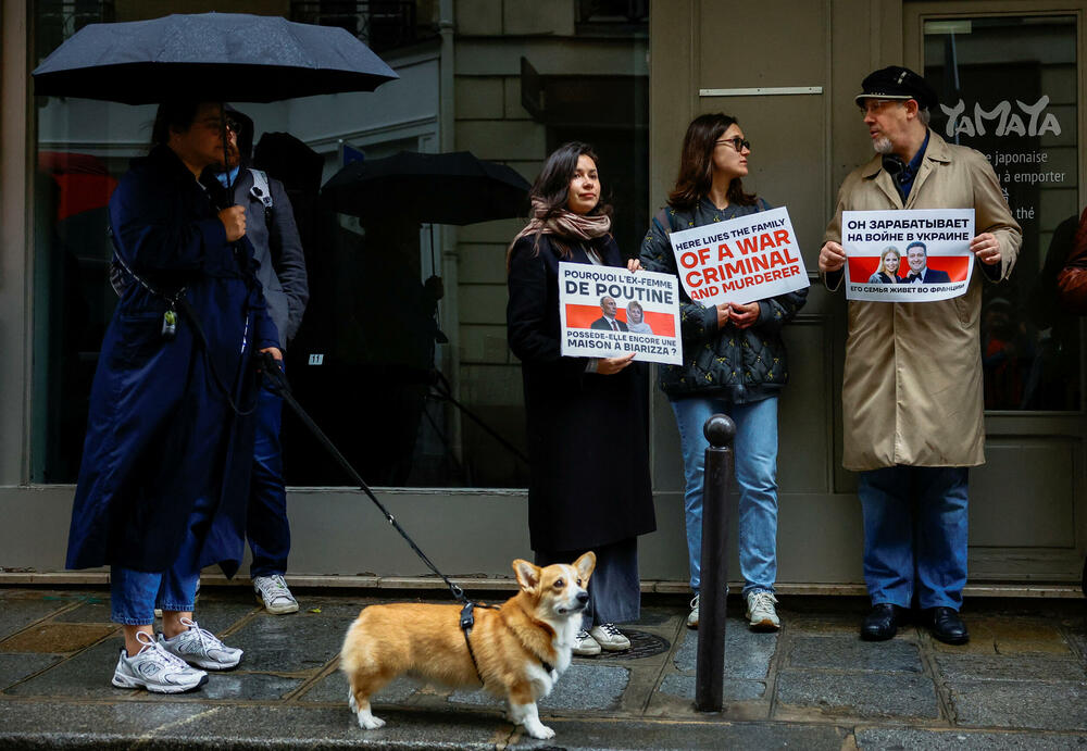 <p>Ona je prije razvoda promijenila prezime da ne bude više Ivanova, ali je zamjenik ministra i dalje njen jedini izvor finansija</p>
