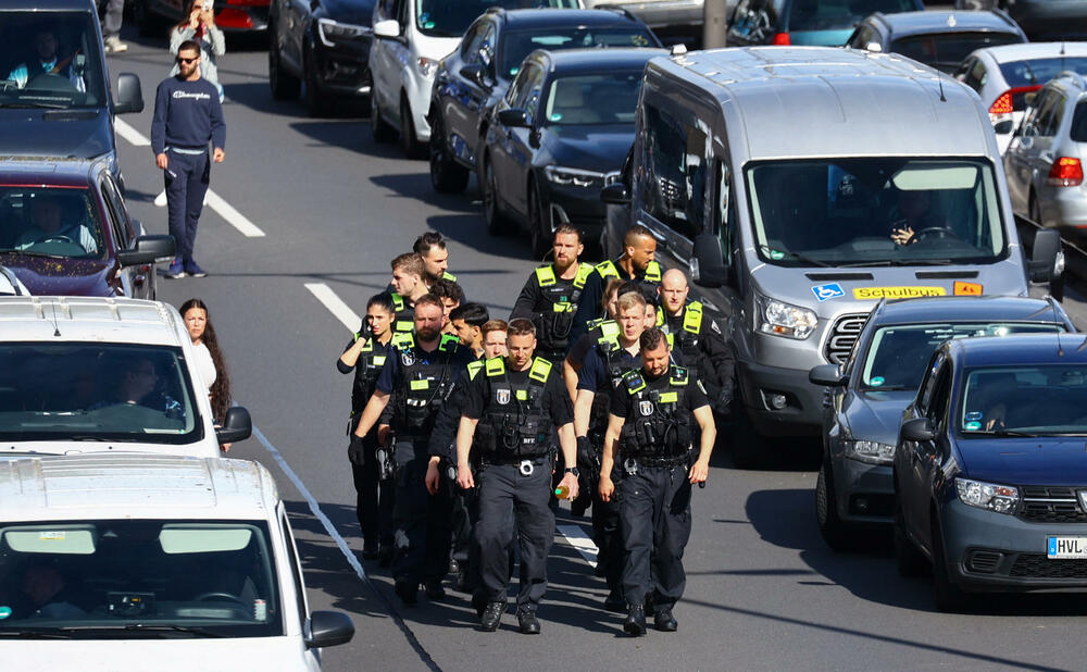<p>Pored blokada puteva aktivisti su izjavili da će organizovati i usporene šetnje kroz grad</p>
