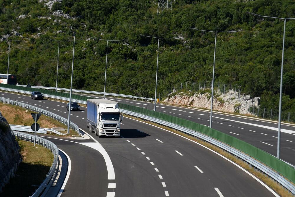 Na auto-putevima značajno manje nesreća, Foto: BORIS PEJOVIC