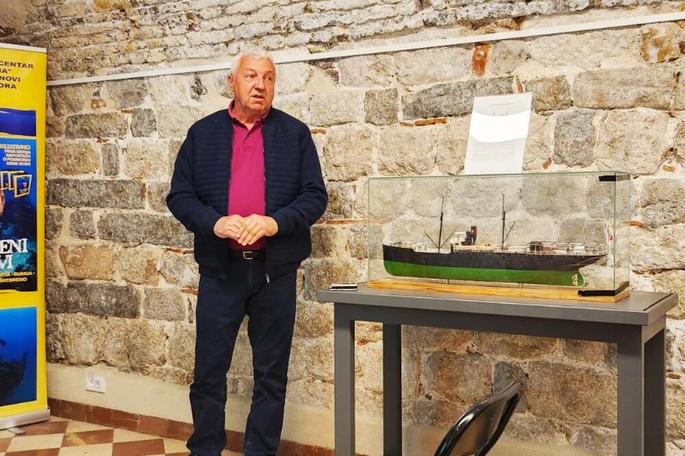 Sa izložbe u Kotoru, Foto: Siniša Luković