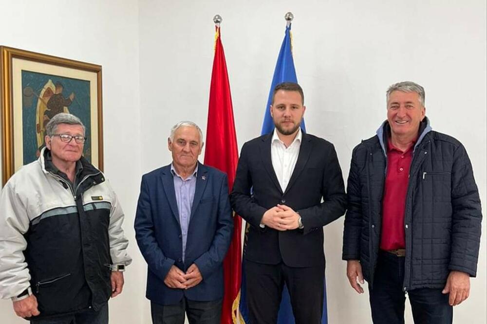 Vuković i predstavnici nikšićkih komunista na sastanku, Foto: Skupština opštine Nikšić