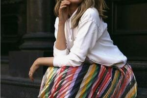Favorite skirts are still the top of fashion: Here are new combinations