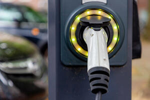 M:tech: Jesu li javni punjači rizični po uređaje?