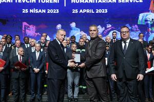 Erdogan odlikovao crnogorski spasilački tim