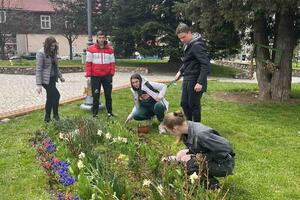 U proljećno uređenje Kolašina se uključili i srednjoškolci:...