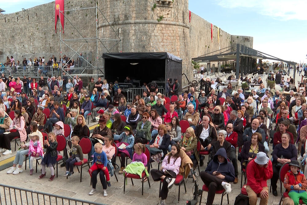 Detalj sa sinoćnjeg otvaranja karnevala, Foto: Mediabiro