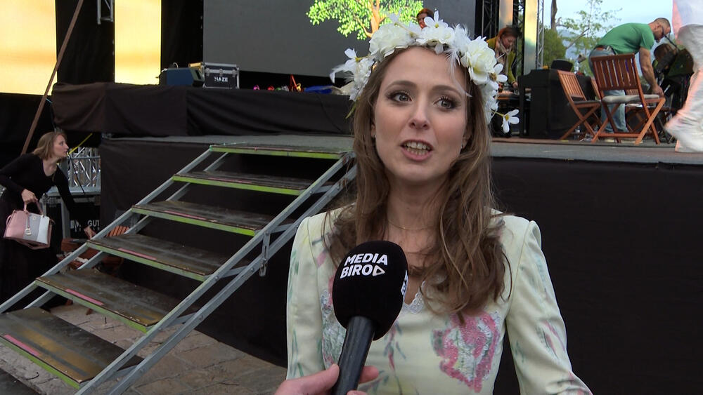 <p>Jubilirani, 20. po redu odvija se pod sloganom "Zaplešimo skupa, da nam srce jače lupa" u organizaciji Turističke organizacije Opštine Budva i NVO "Feštađuni"</p>