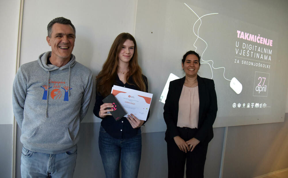 <p>Takmičenje na FIT-u jedan je od brojnih događaja koji se povodom Dana djevojčica u ICT organizuju širom svijeta. Dan je 2011. ustanovila Međunarodna unija za telekomunikacije, pored ostalog, i zbog niskog učešća žena u ICT oblasti</p>