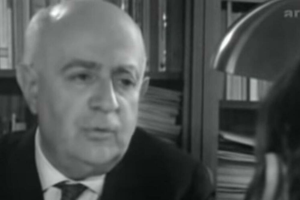 Adorno, Foto: Printscreen/Youtube/FlorenceM1982
