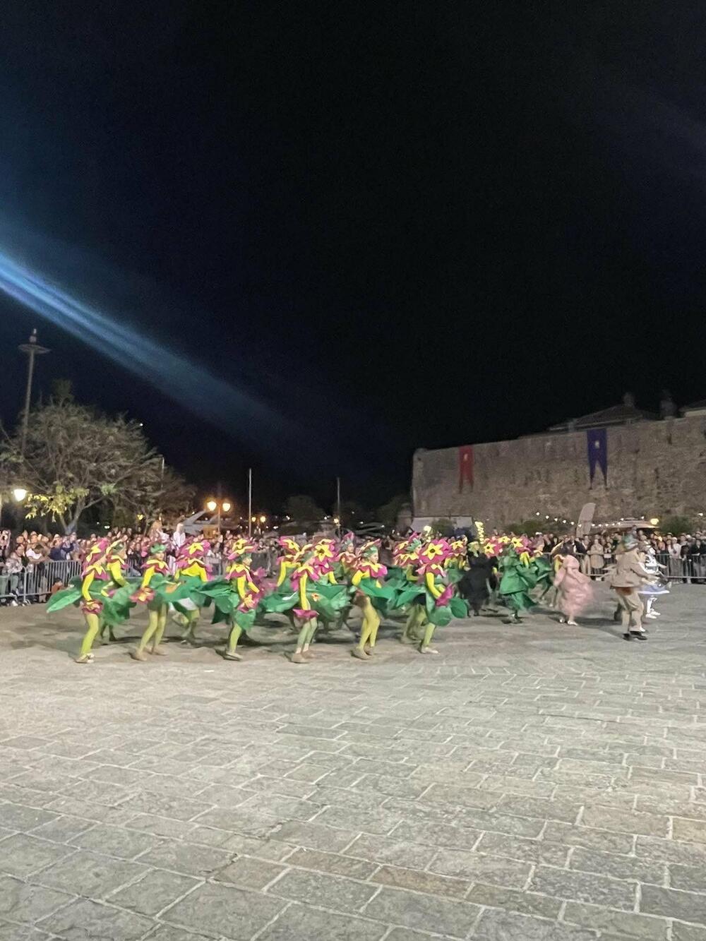 <p>Organizatori, NVO Feštađuni i TO Budve saopštili su da učestvuje 3.000 učesnika iz deset zemalja</p>