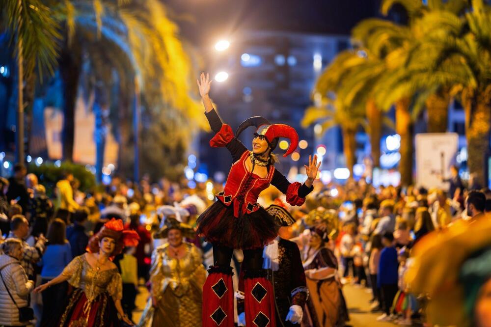 Sa karnevala, Foto: Turistička organizacija Budve
