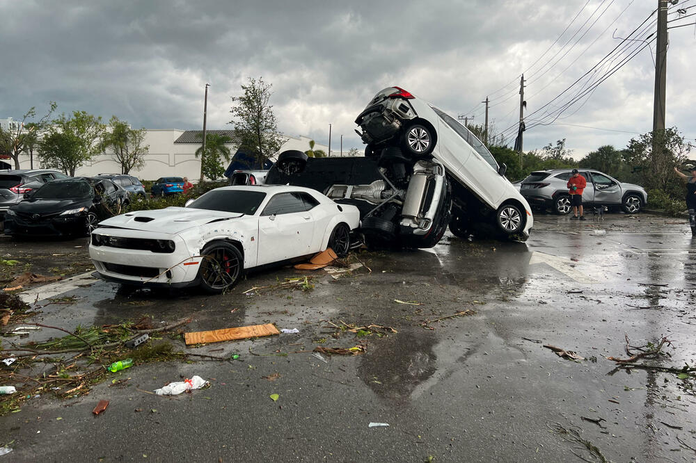 Palm bič gardens nakon tornada, Florida, Foto: REUTERS