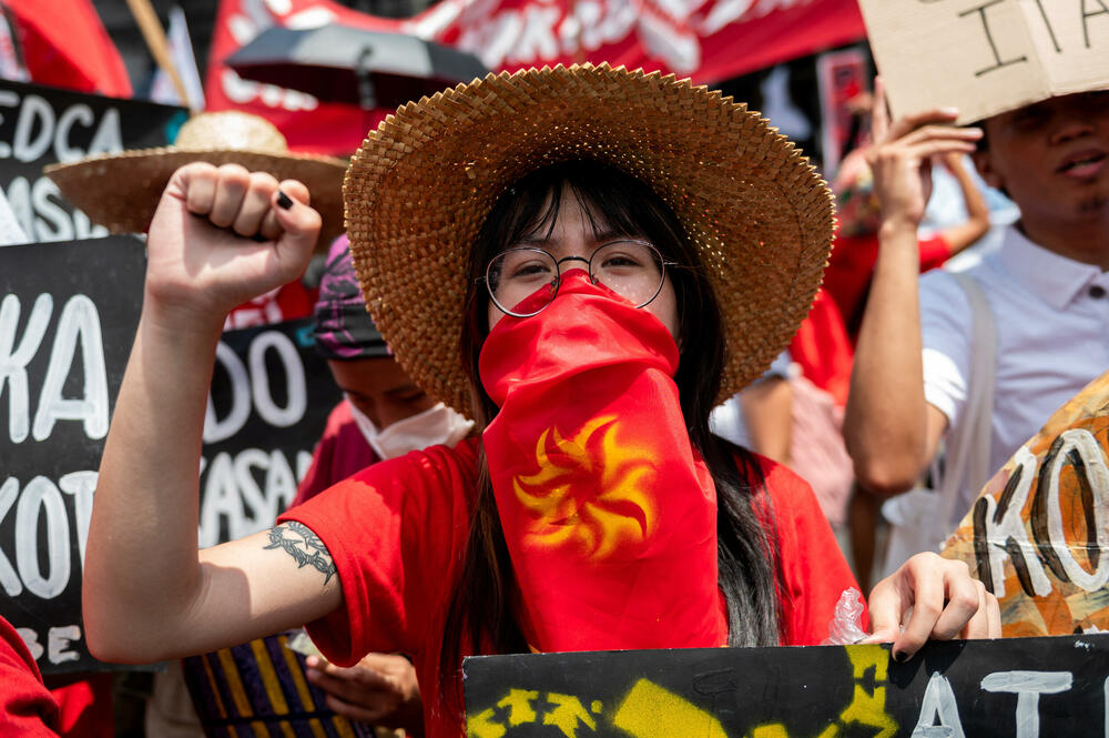 <p>Skupovi ove godine povodom Međunarodnog praznika rada će, kako se očekuje, biti veći nego prethodnih godina pošto su restrikcije vezane za kovid-19 drastično smanjene i opozicija je usmjerena na to kako će vladini ekonomski planovi uticati na radnike</p>