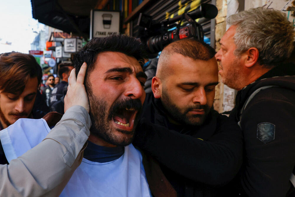 <p>Skupovi ove godine povodom Međunarodnog praznika rada će, kako se očekuje, biti veći nego prethodnih godina pošto su restrikcije vezane za kovid-19 drastično smanjene i opozicija je usmjerena na to kako će vladini ekonomski planovi uticati na radnike</p>