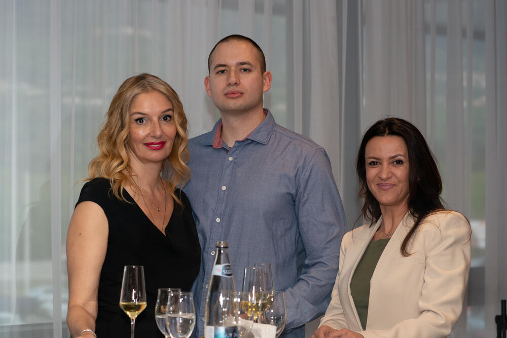 <p>Jedinstvena Japanese Wagyu govedina, zahvaljujući tehnikama rezanja dovedenim do savršenstva, dobija veću vrijednost i pokazuje svoj prefektan ukus</p>