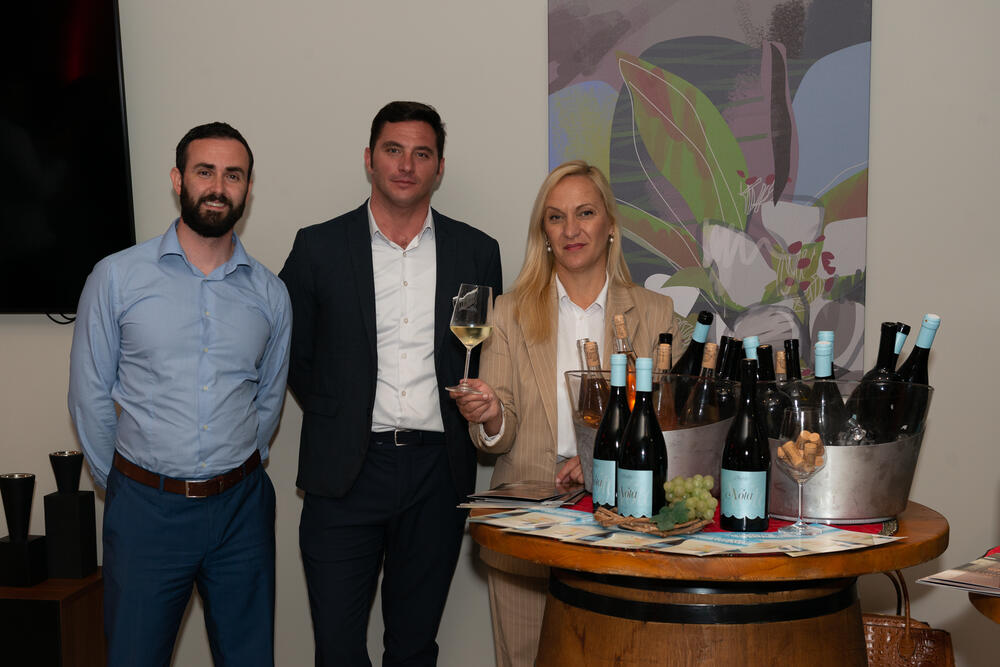 <p>Jedinstvena Japanese Wagyu govedina, zahvaljujući tehnikama rezanja dovedenim do savršenstva, dobija veću vrijednost i pokazuje svoj prefektan ukus</p>