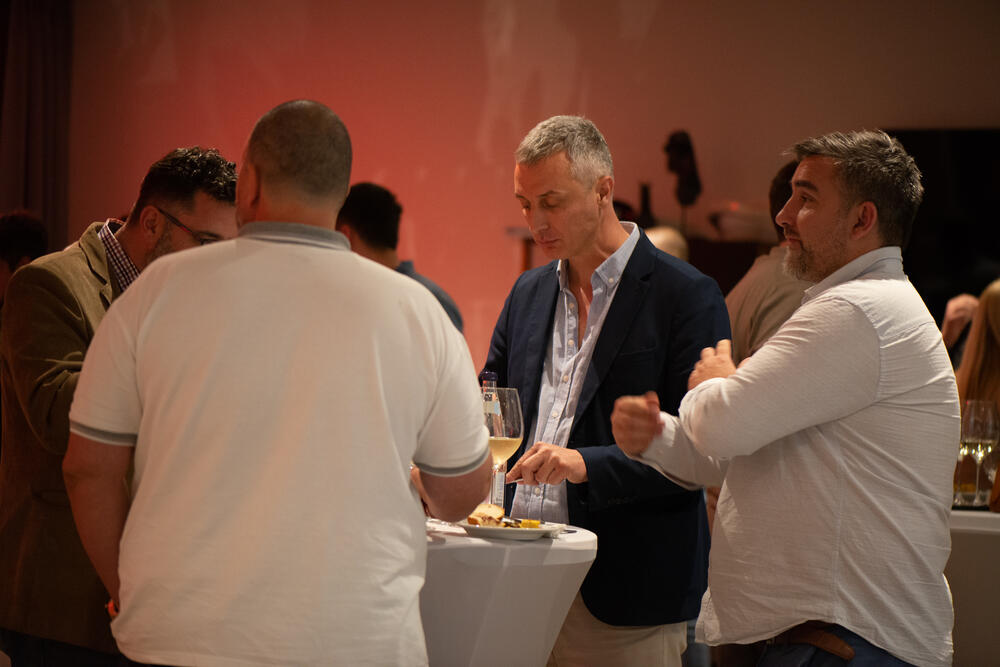 <p>Jedinstvena Japanese Wagyu govedina, zahvaljujući tehnikama rezanja dovedenim do savršenstva, dobija veću vrijednost i pokazuje svoj prefektan ukus</p>