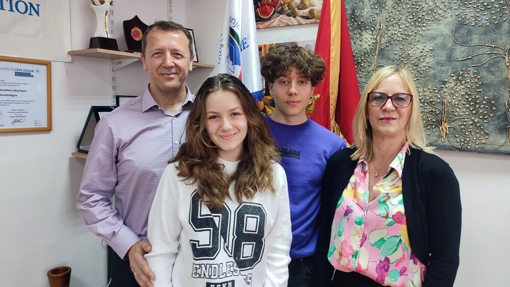 Porodica na okupu: Alihodžići