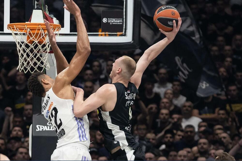 Valter Tavares i Alen Smailagić, Foto: Euroleague.net