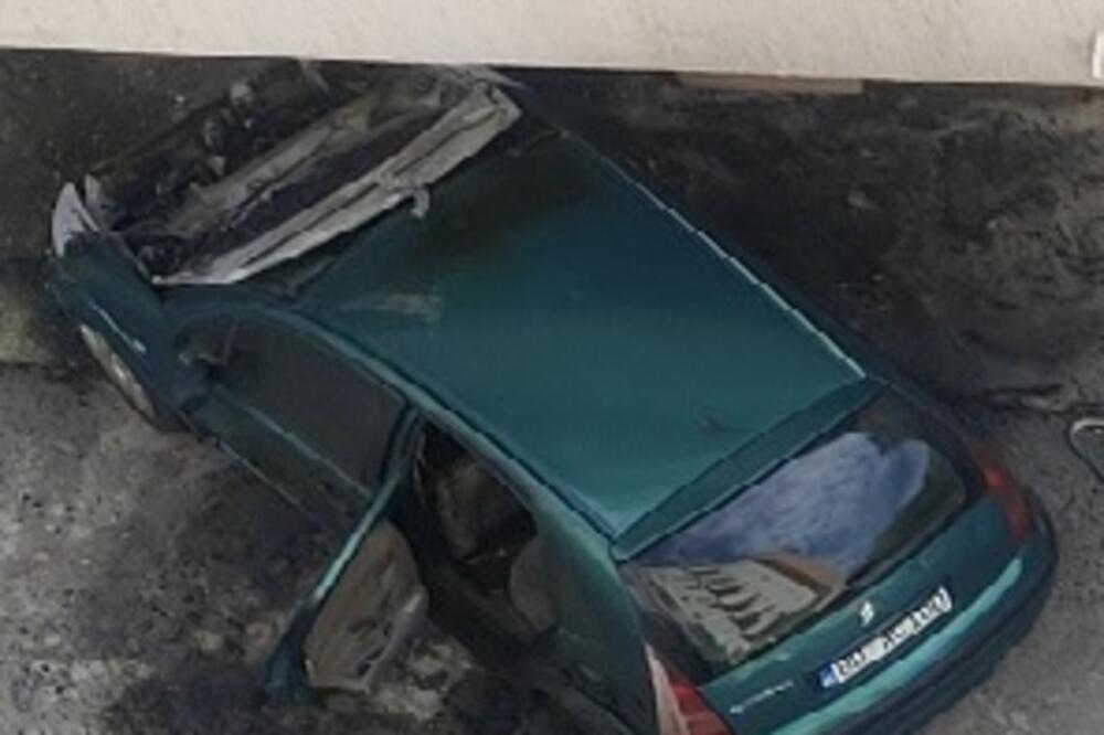 Zapaljen automobil u Veljim vinogradima, Foto: vuk la