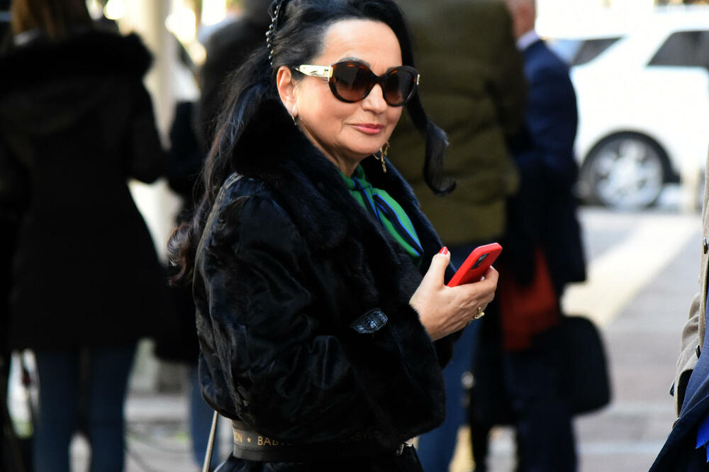 Vesna Medenica ispred Višeg suda, Foto: Luka Zekovic