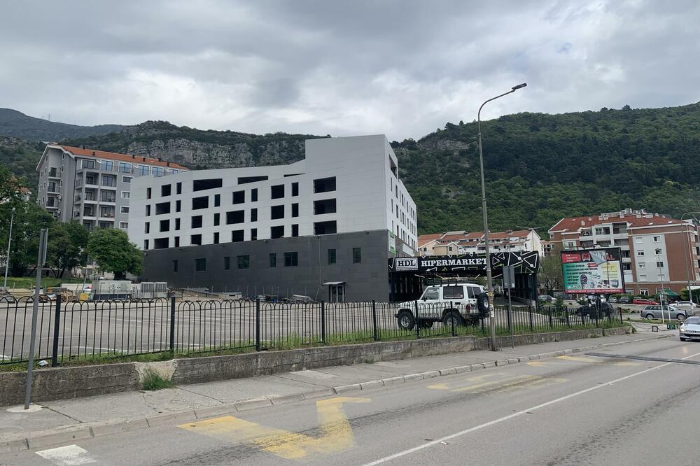 Zgrada MCP na zemljištu pored gradske kapele, Foto: Vuk Lajović