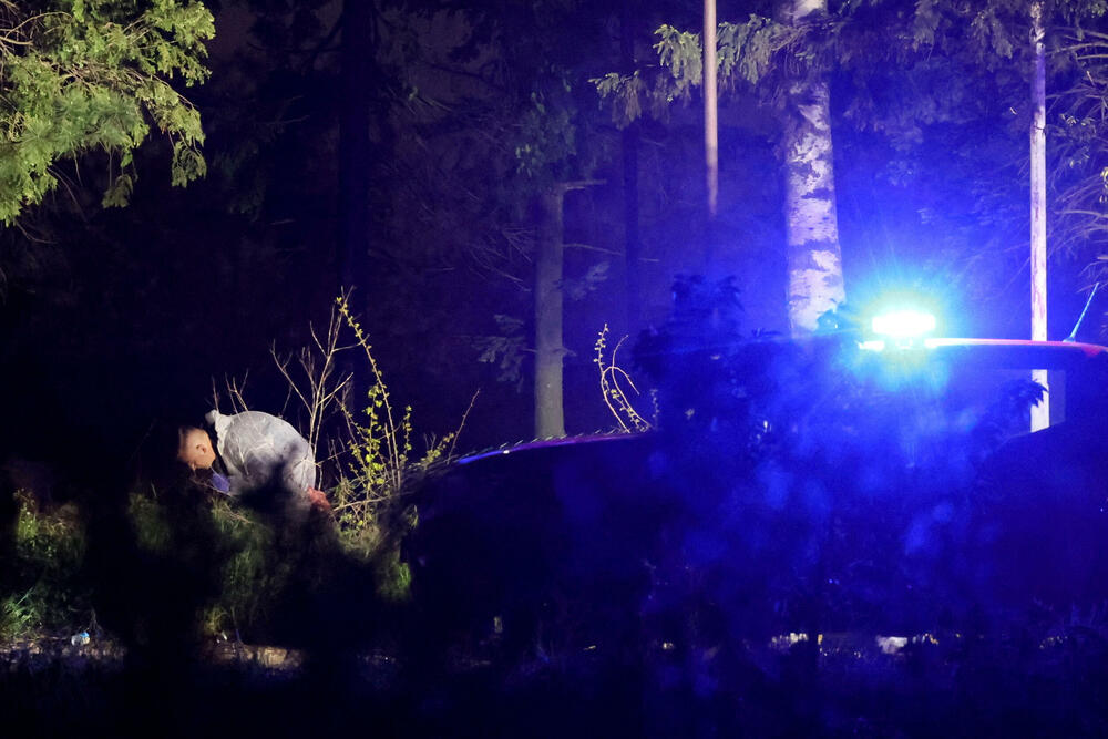 <p>Iz MUP navode da su povrijeđene osobe zbrinute u bolnicama, kao i da policija nastavlja dalji rad na rasvjetljavanju svih činjenica i okolnosti ovog događaja</p>