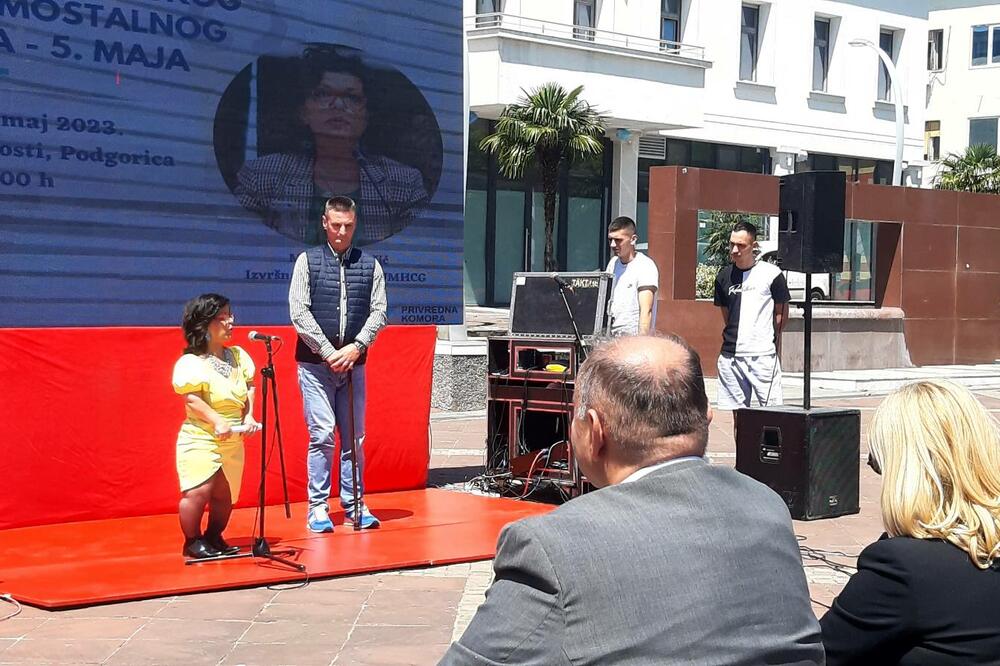 Detalj sa Trga nezavisnosti, Foto: Damira Kalač