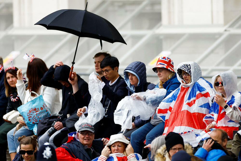 <p>"God Save the King!" (Bože čuvaj kralja) rekao je nadbiskup Kenterberija Džastin Velbi, glavni veledostojnik Anglikanske crkve</p>