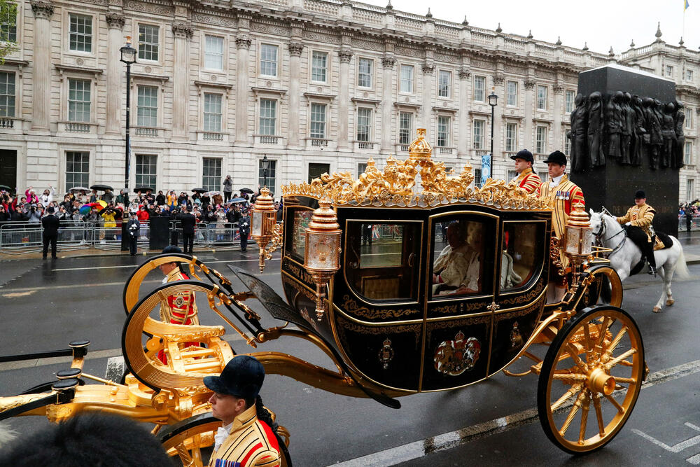 <p>"God Save the King!" (Bože čuvaj kralja) rekao je nadbiskup Kenterberija Džastin Velbi, glavni veledostojnik Anglikanske crkve</p>