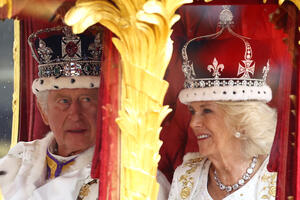 Velika Britanija i zvanično dobila novog kralja i kraljicu:...