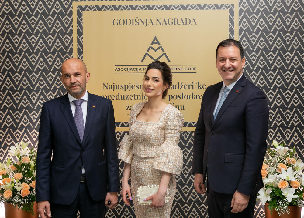 <p>Asocijacija menadžera Crne Gore (AMM) dodijelila je godišnje nagrade najuspješnijim menadžerima i preduzetnicima za 2022. godinu.</p>  <p> </p>