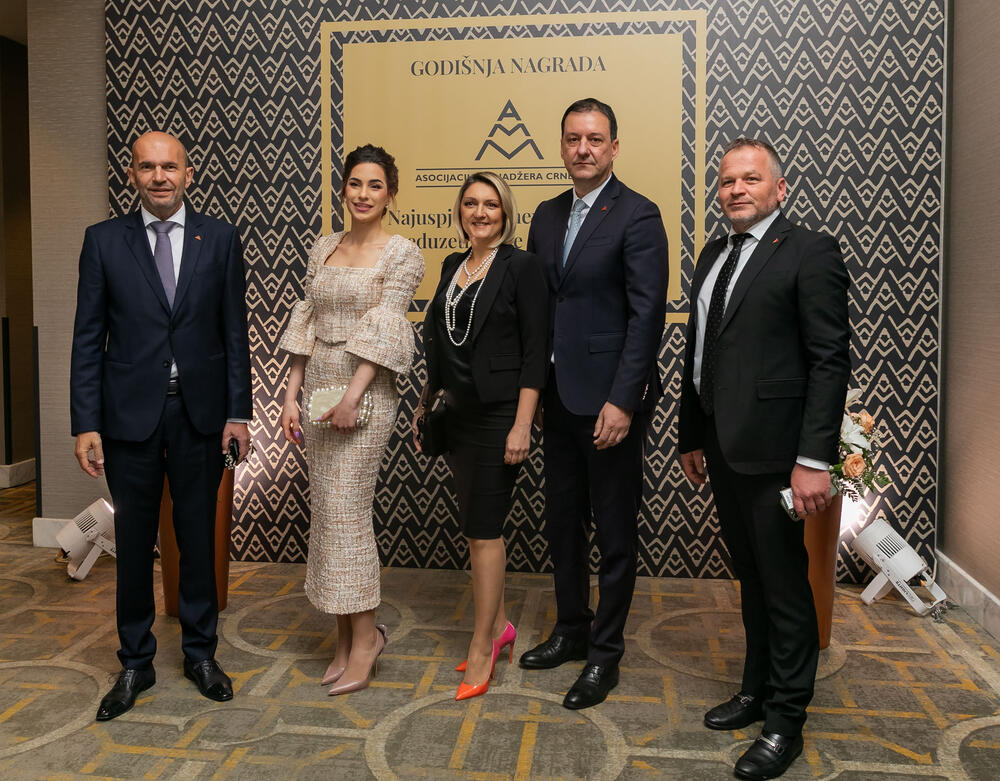 <p>Asocijacija menadžera Crne Gore (AMM) dodijelila je godišnje nagrade najuspješnijim menadžerima i preduzetnicima za 2022. godinu.</p>  <p> </p>