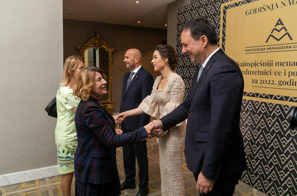 <p>Asocijacija menadžera Crne Gore (AMM) dodijelila je godišnje nagrade najuspješnijim menadžerima i preduzetnicima za 2022. godinu.</p>  <p> </p>