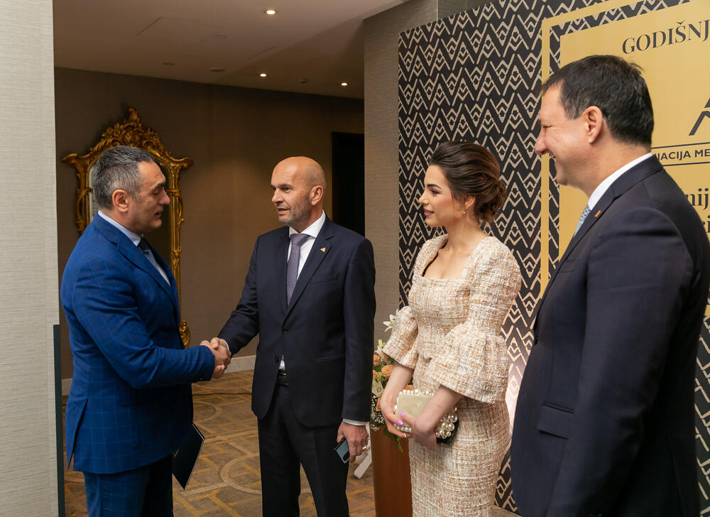 <p>Asocijacija menadžera Crne Gore (AMM) dodijelila je godišnje nagrade najuspješnijim menadžerima i preduzetnicima za 2022. godinu.</p>  <p> </p>