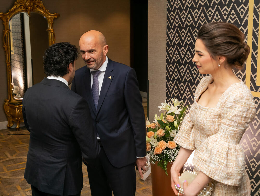 <p>Asocijacija menadžera Crne Gore (AMM) dodijelila je godišnje nagrade najuspješnijim menadžerima i preduzetnicima za 2022. godinu.</p>  <p> </p>